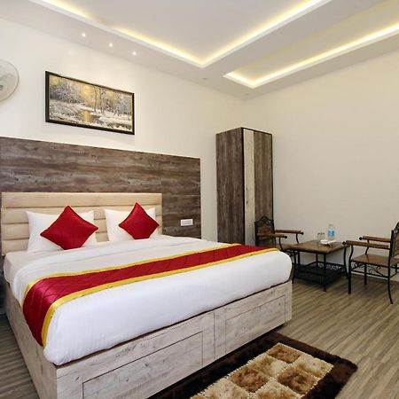 Oyo 9159 Hotel Royal Woodslark Zirakpur Exterior foto