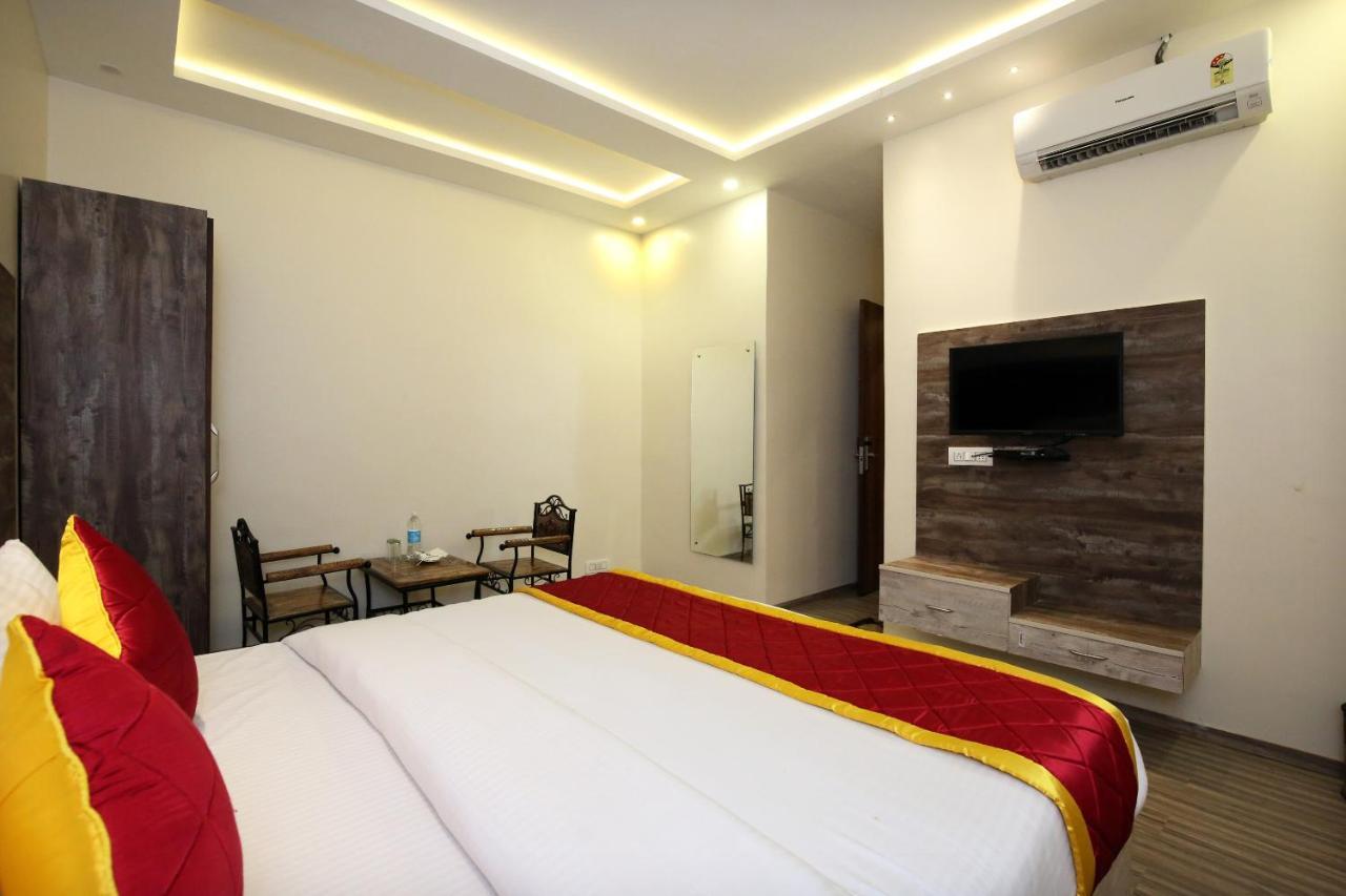 Oyo 9159 Hotel Royal Woodslark Zirakpur Exterior foto