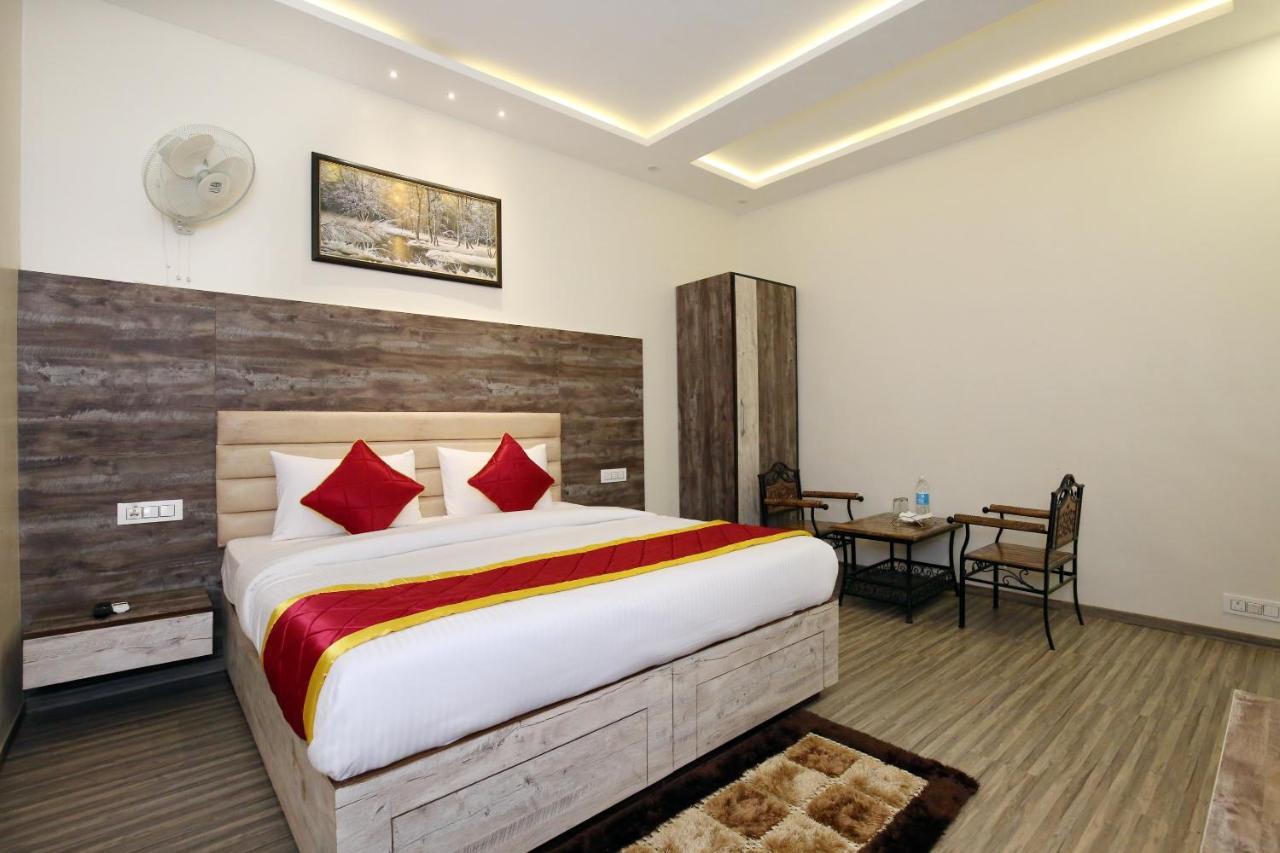 Oyo 9159 Hotel Royal Woodslark Zirakpur Exterior foto