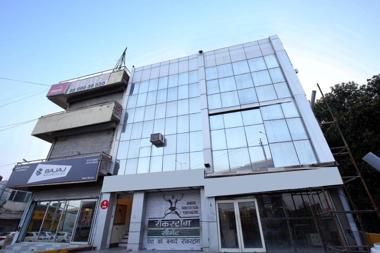 Oyo 9159 Hotel Royal Woodslark Zirakpur Exterior foto