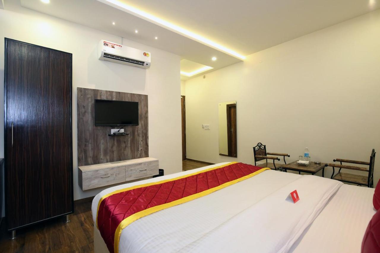 Oyo 9159 Hotel Royal Woodslark Zirakpur Exterior foto