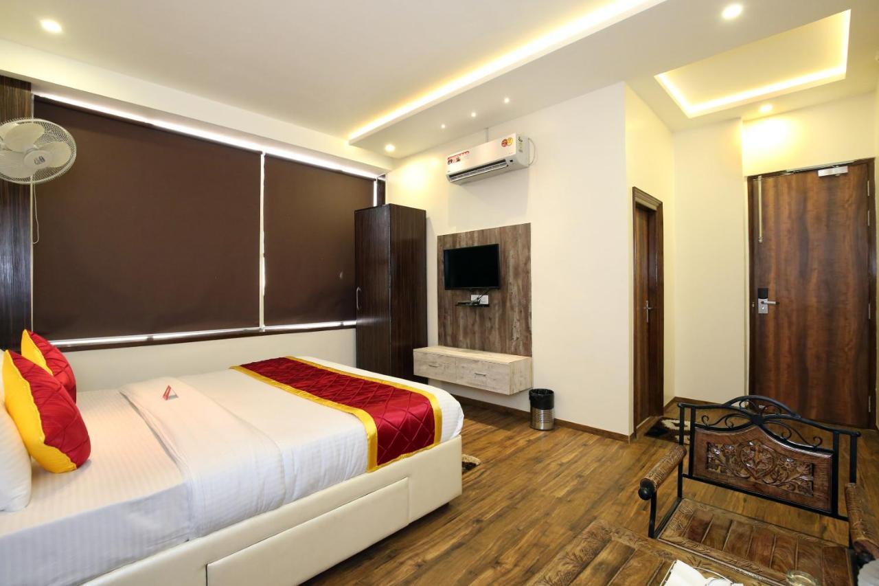 Oyo 9159 Hotel Royal Woodslark Zirakpur Exterior foto